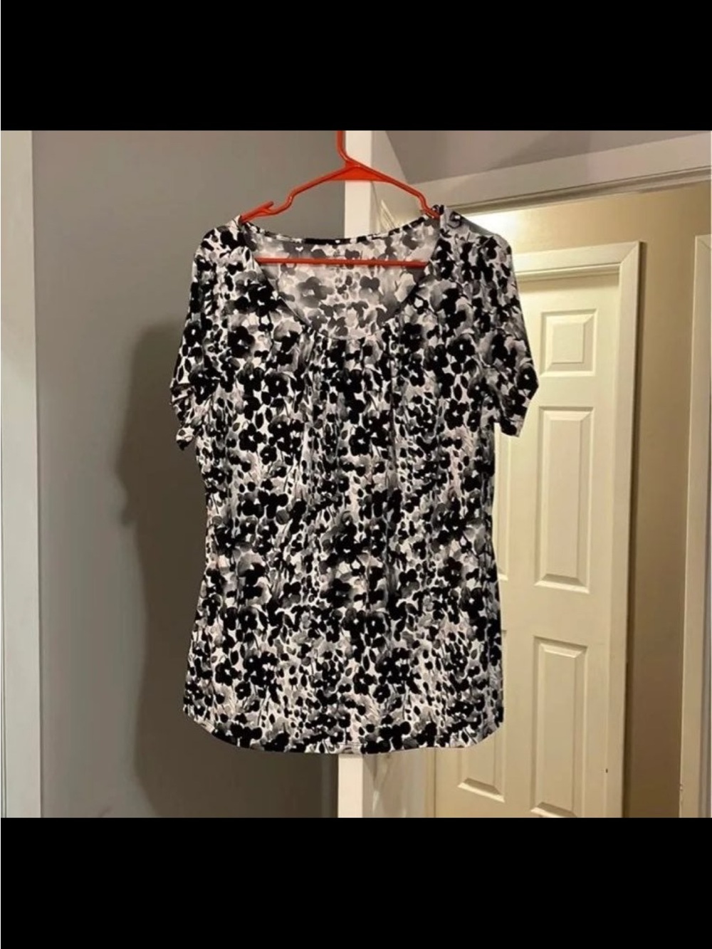 Black & White Printed Short Sleeve Women's Top